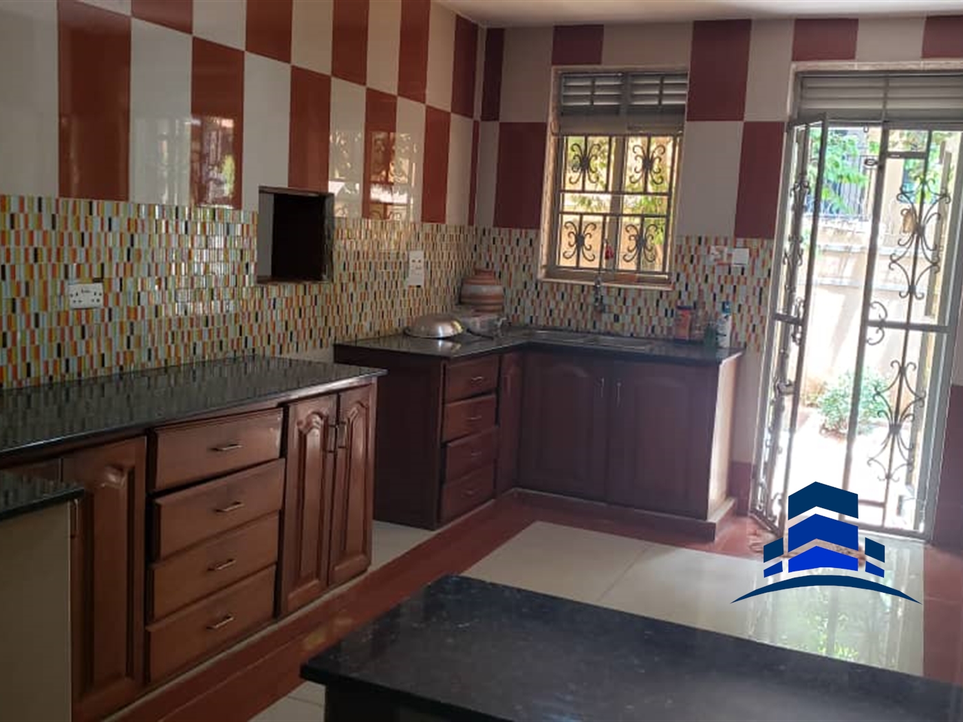 Villa for sale in Lweza Wakiso