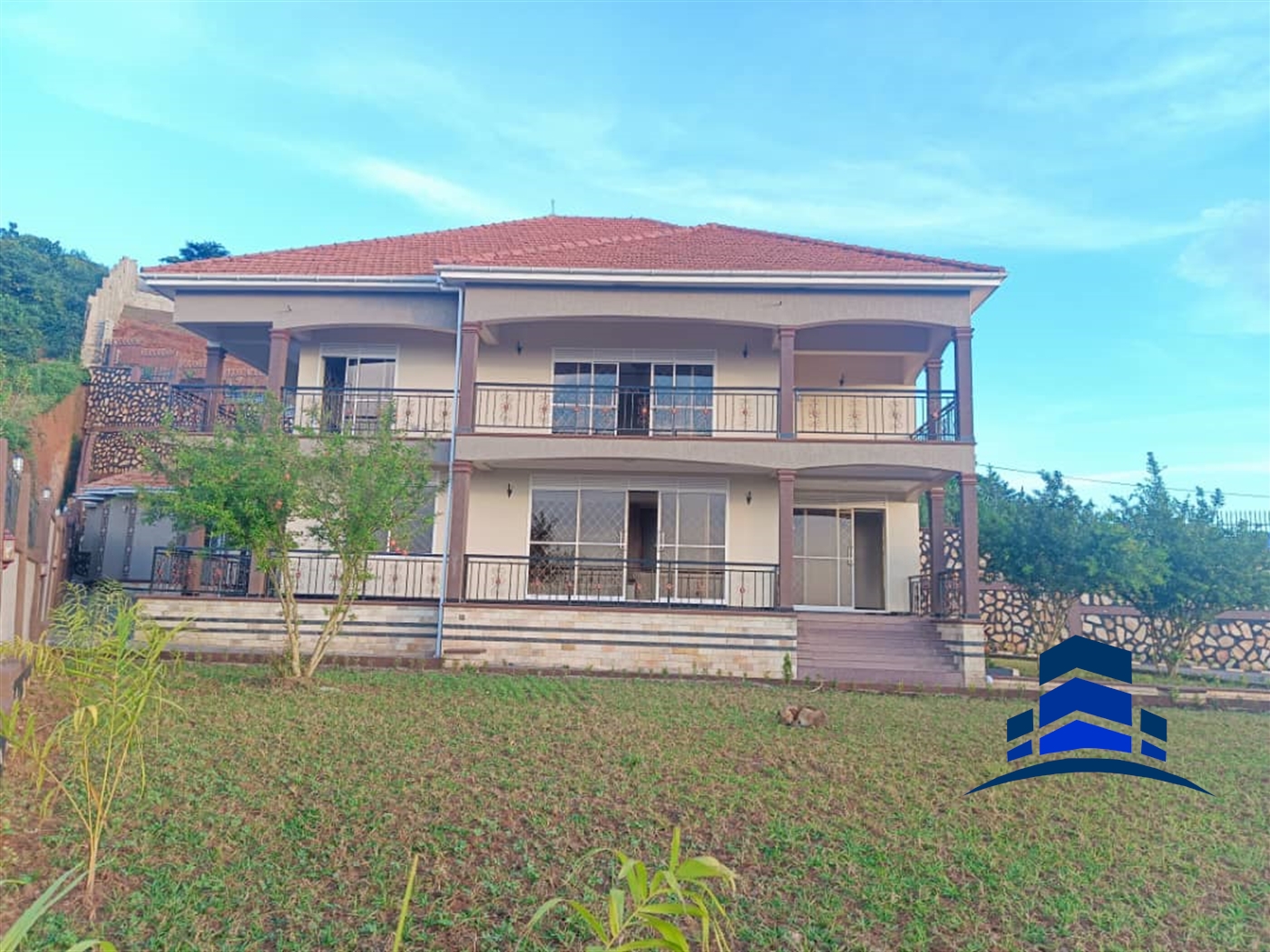 Villa for sale in Bwebajja Kampala