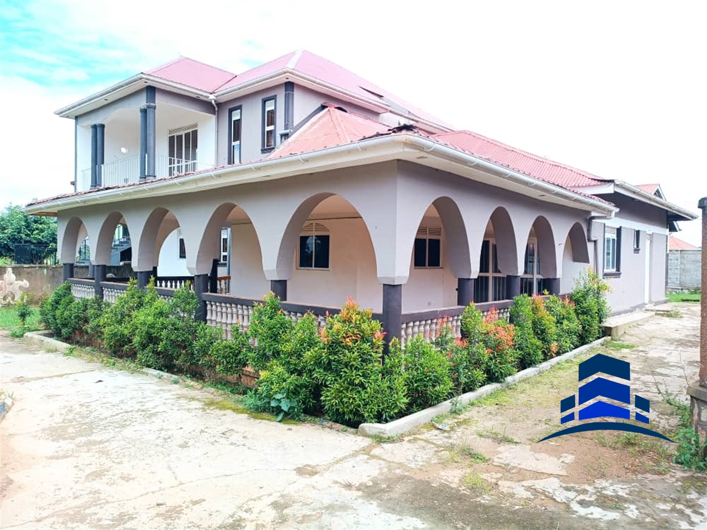 Storeyed house for sale in Kasangati Wakiso