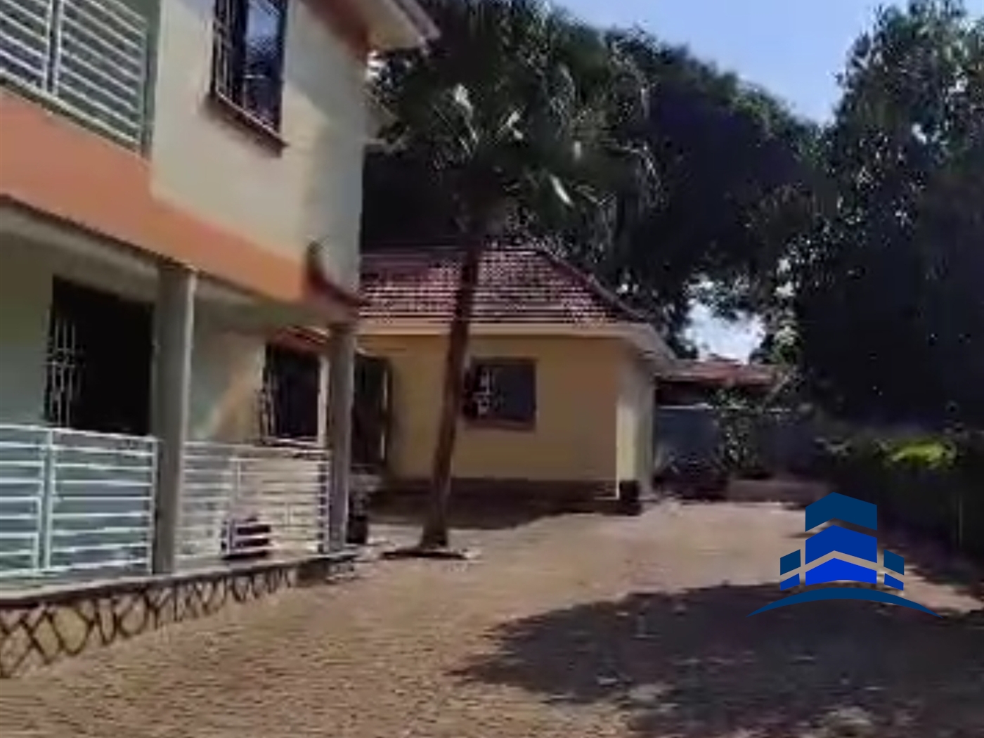 Storeyed house for rent in Kawuku Kampala