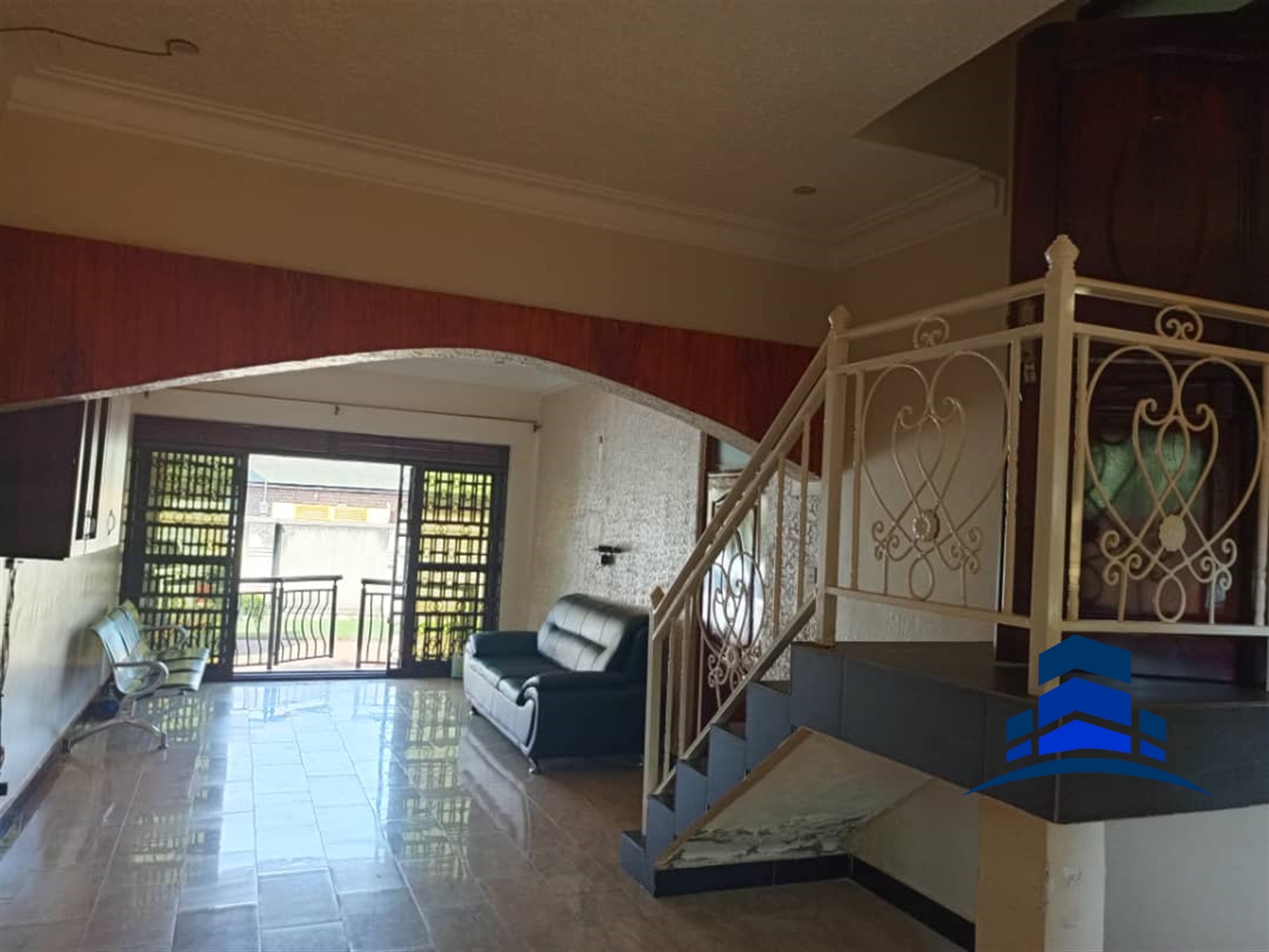 Storeyed house for sale in Wakisocenter Wakiso