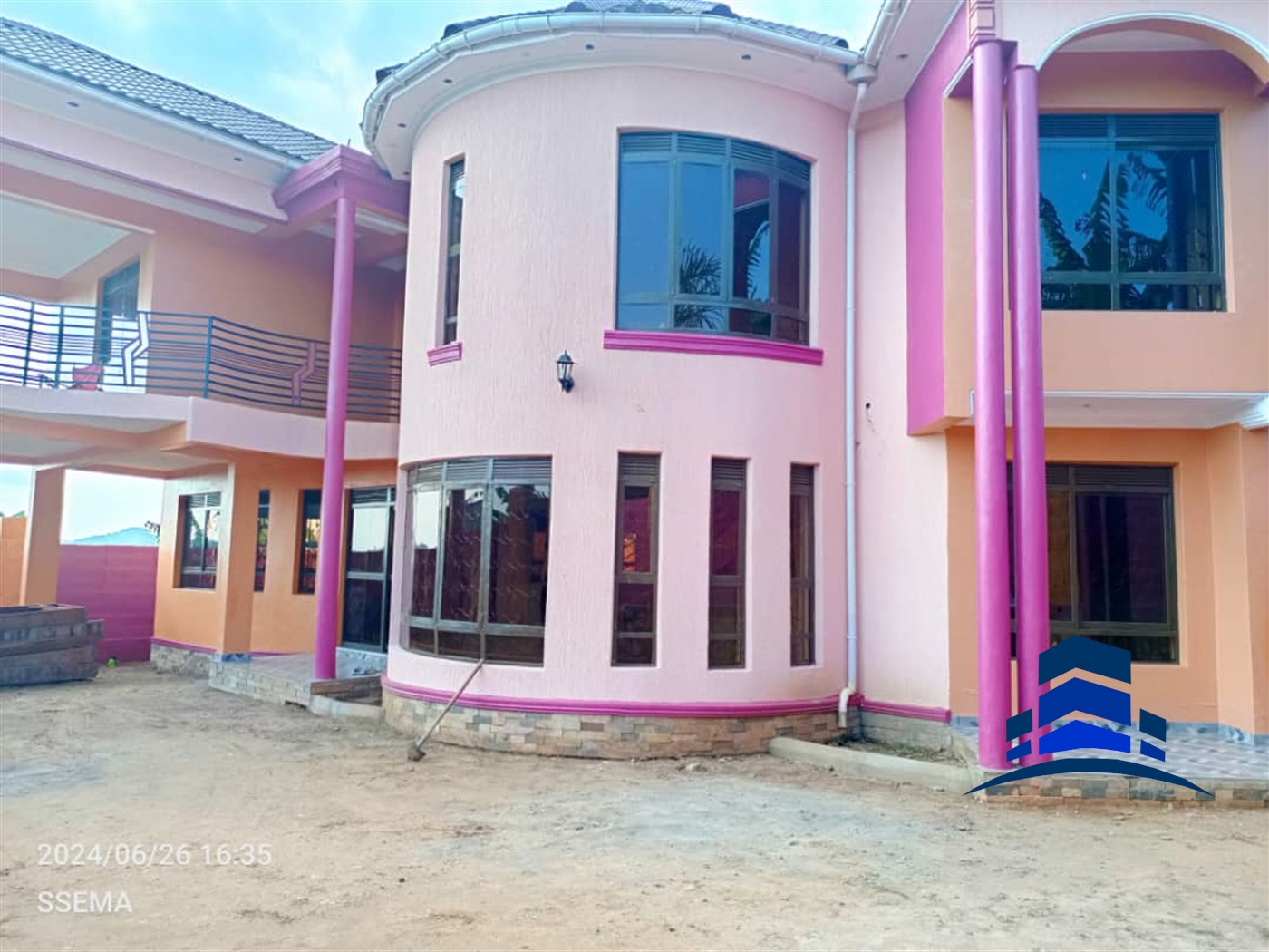 Storeyed house for sale in Buloba Wakiso