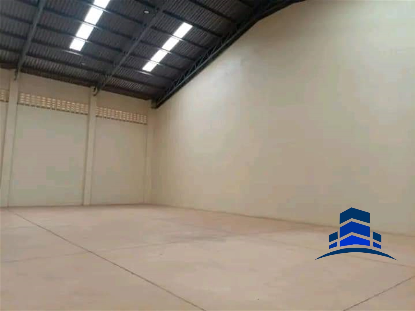 Warehouse for rent in Nalukolongo Kampala