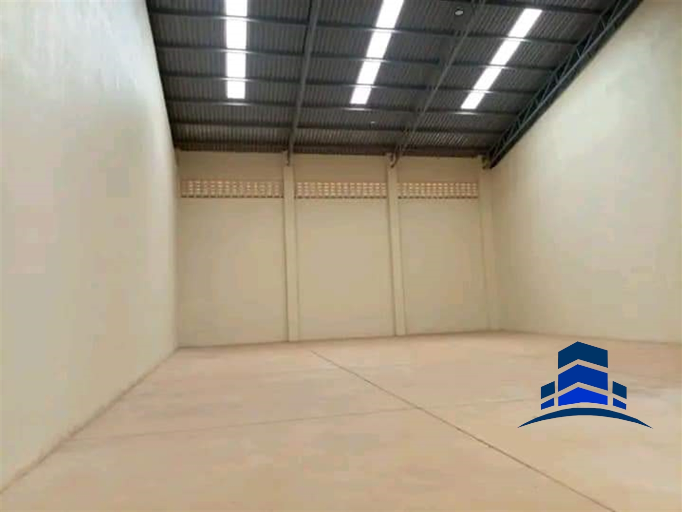 Warehouse for rent in Nalukolongo Kampala