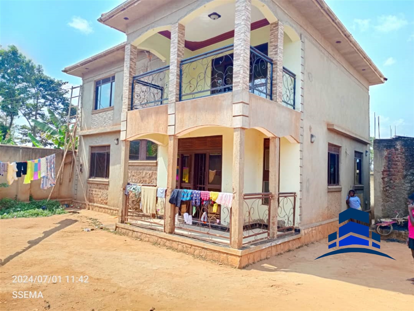 Storeyed house for sale in Masanafu Wakiso