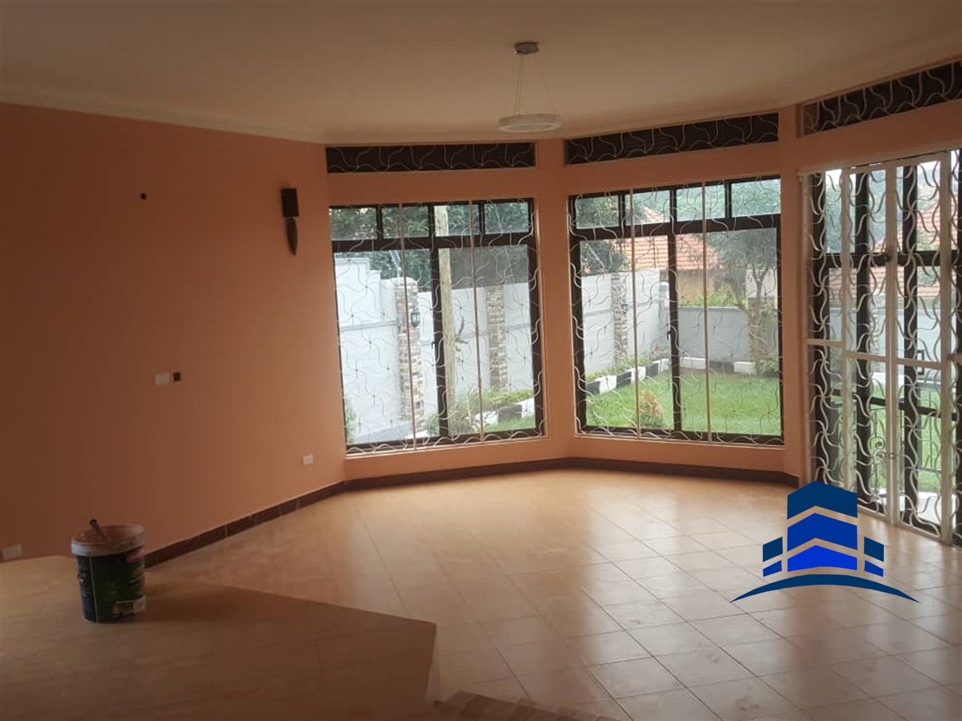 Storeyed house for rent in Munyonyo Kampala