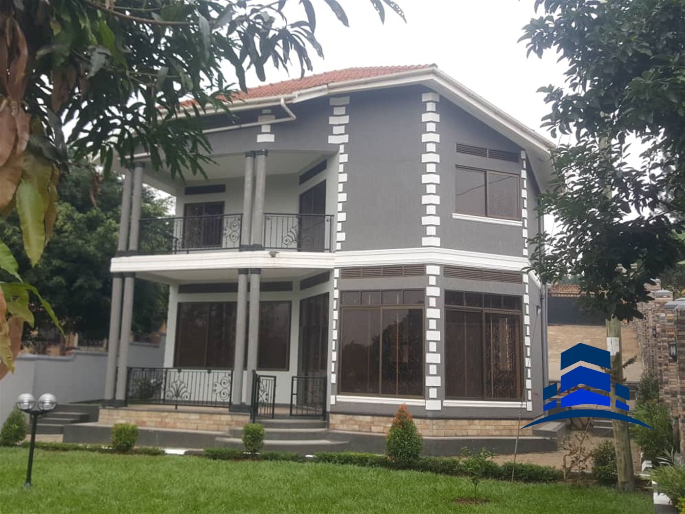 Storeyed house for rent in Munyonyo Kampala