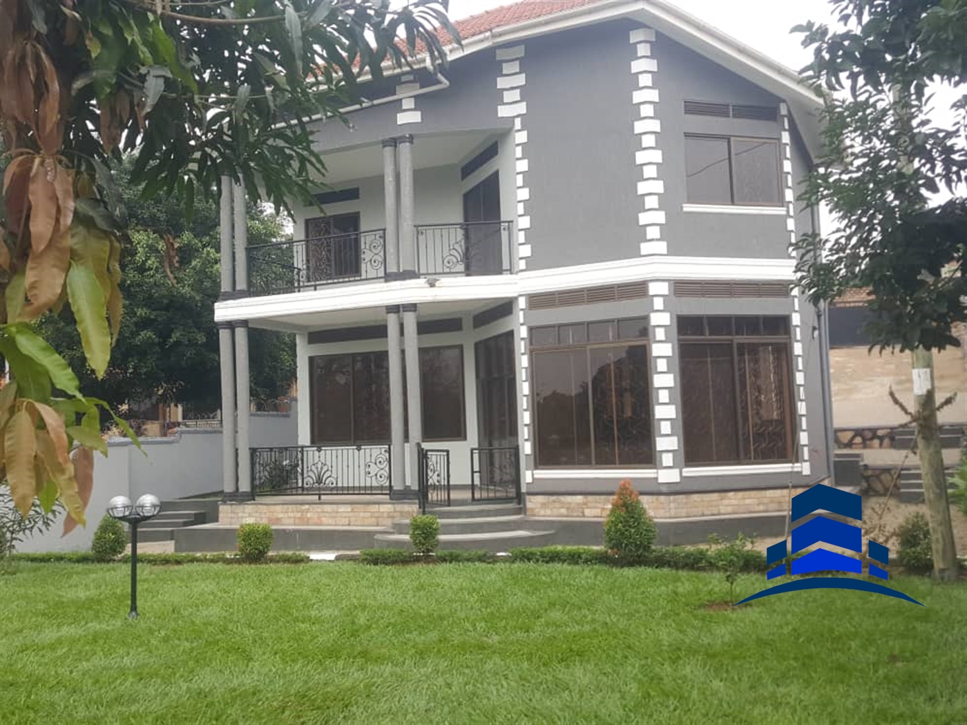 Storeyed house for rent in Munyonyo Kampala