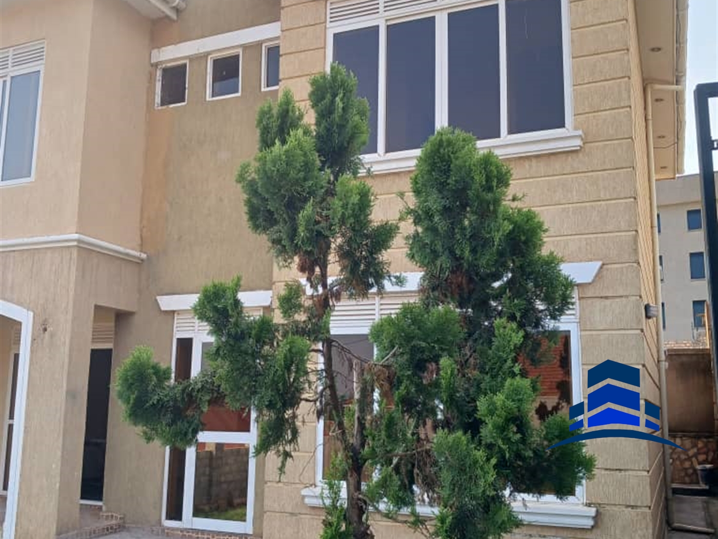 Storeyed house for sale in Munyonyo Kampala