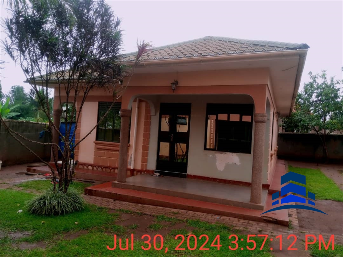 Storeyed house for sale in Nakweelo Wakiso