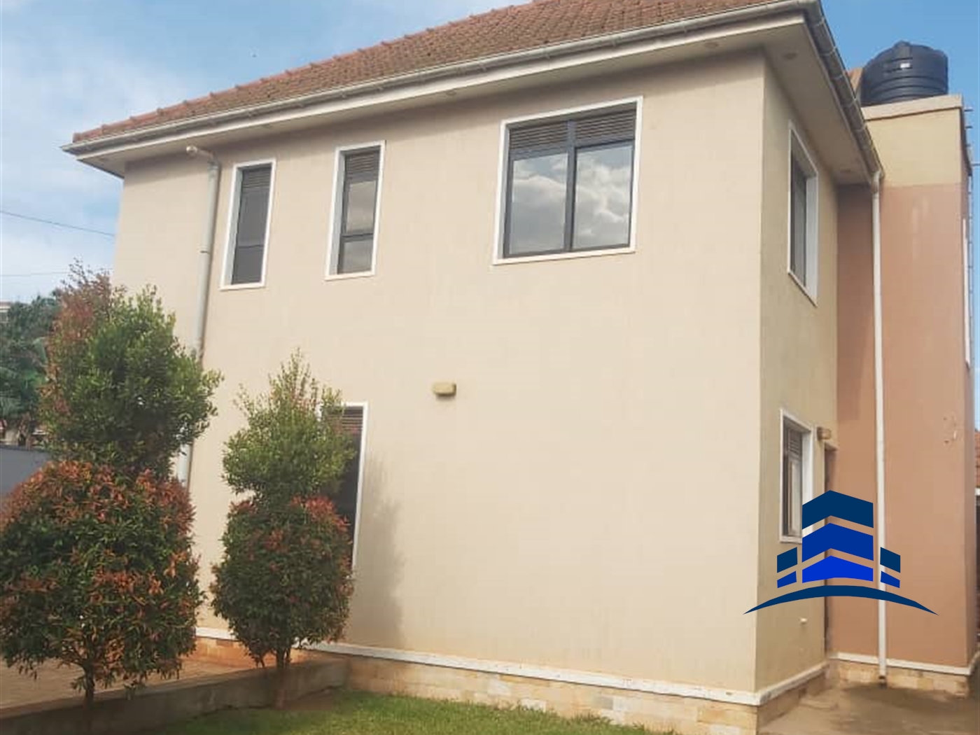 Storeyed house for sale in Kitende Wakiso