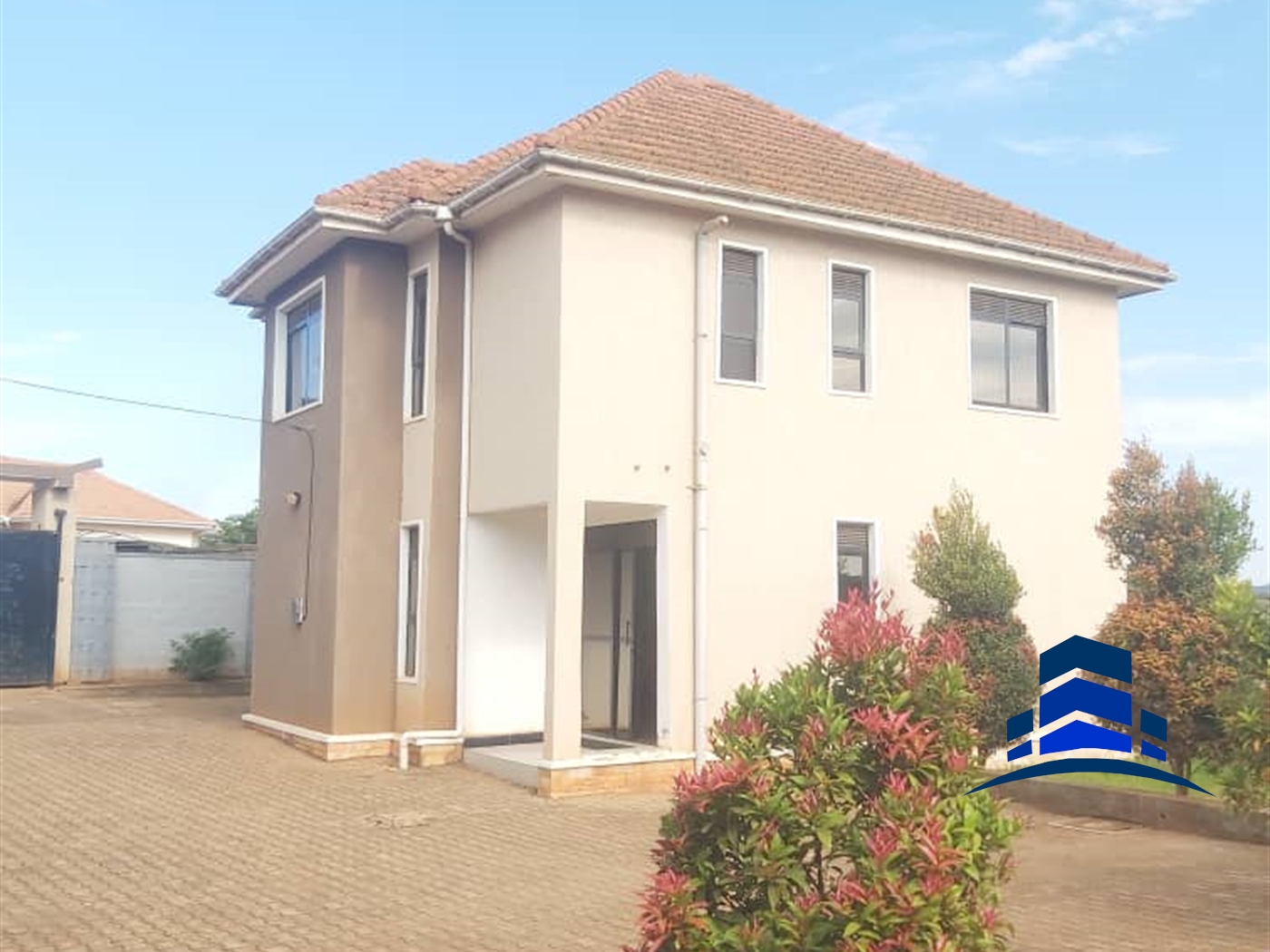 Storeyed house for sale in Kitende Wakiso