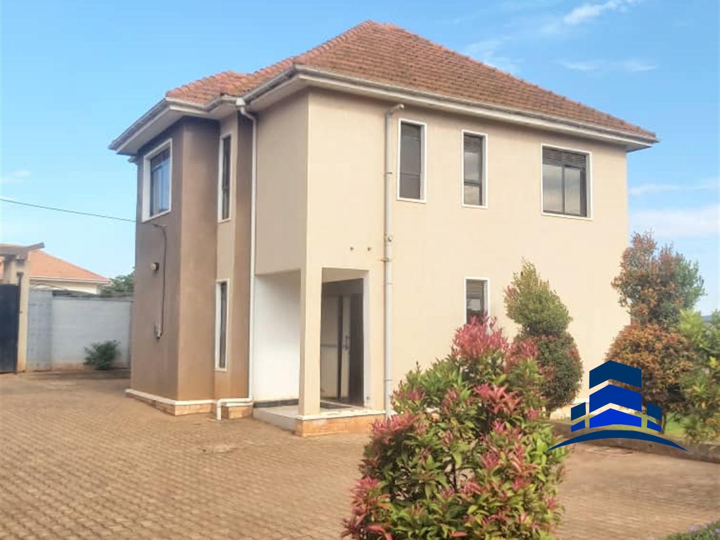 Storeyed house for sale in Kitende Wakiso