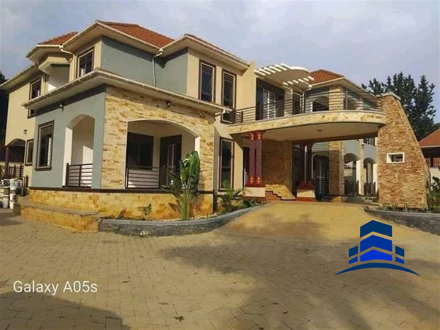 Storeyed house for sale in Gayaza Wakiso