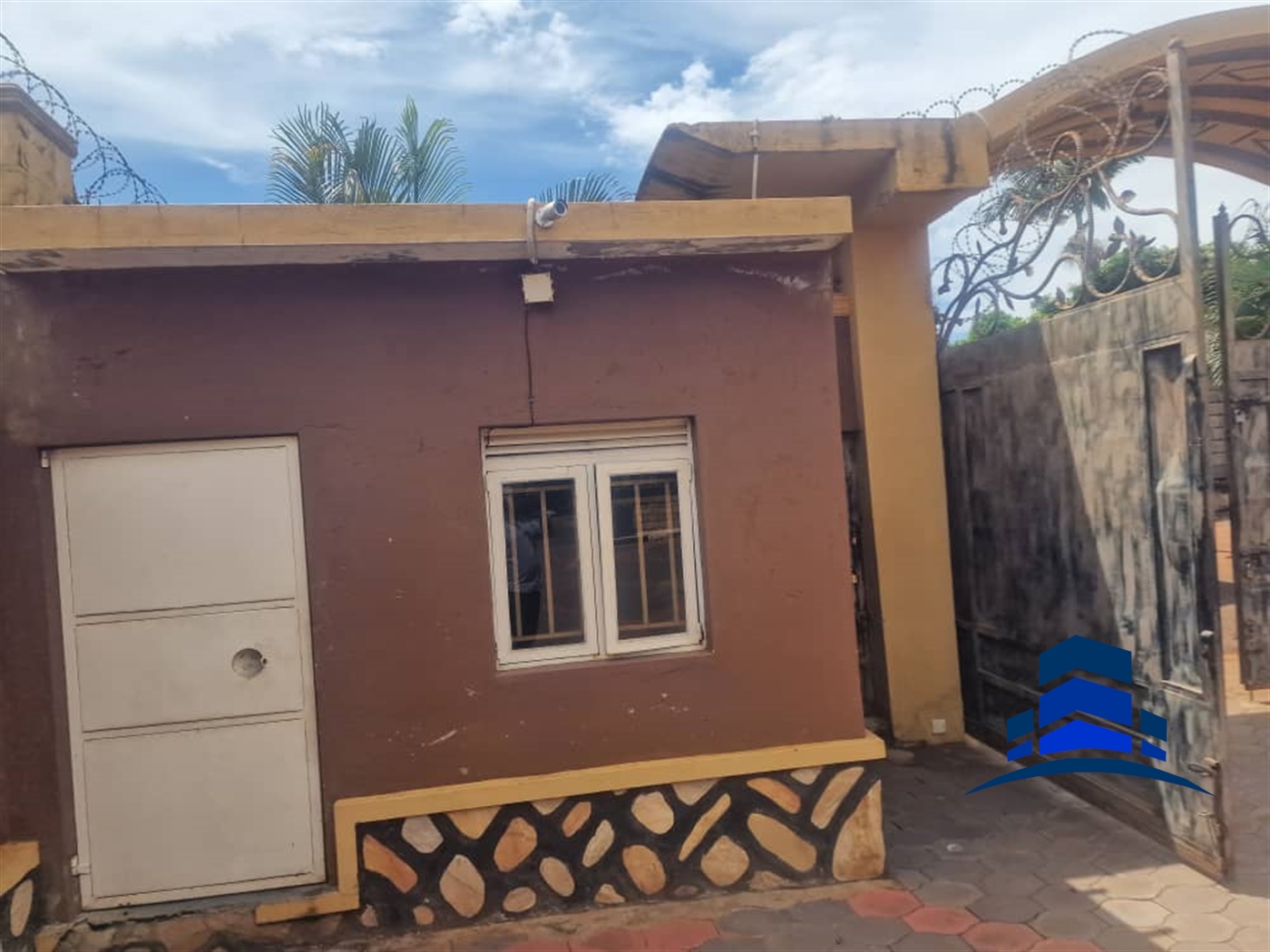 Mansion for sale in Bwebajja Wakiso