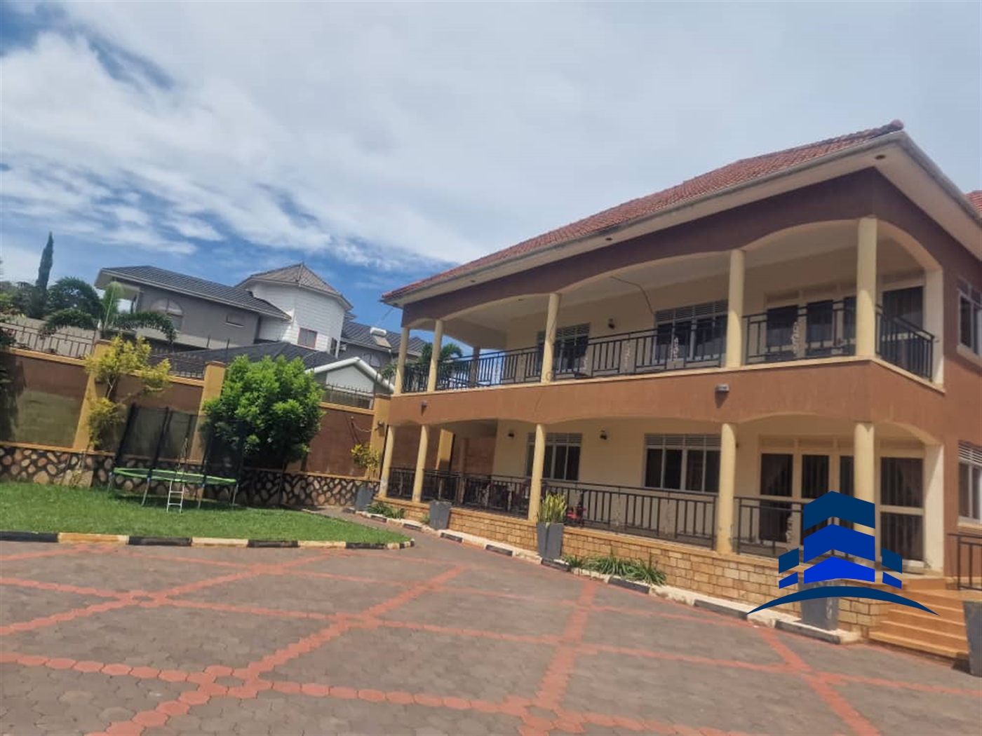 Mansion for sale in Bwebajja Wakiso