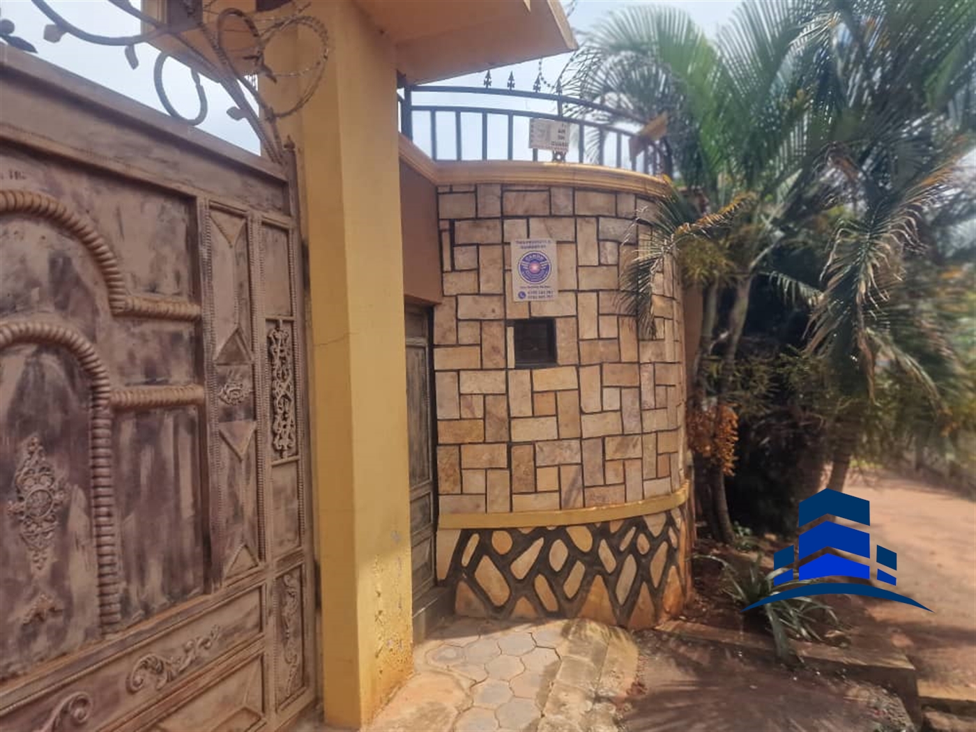 Mansion for sale in Bwebajja Wakiso