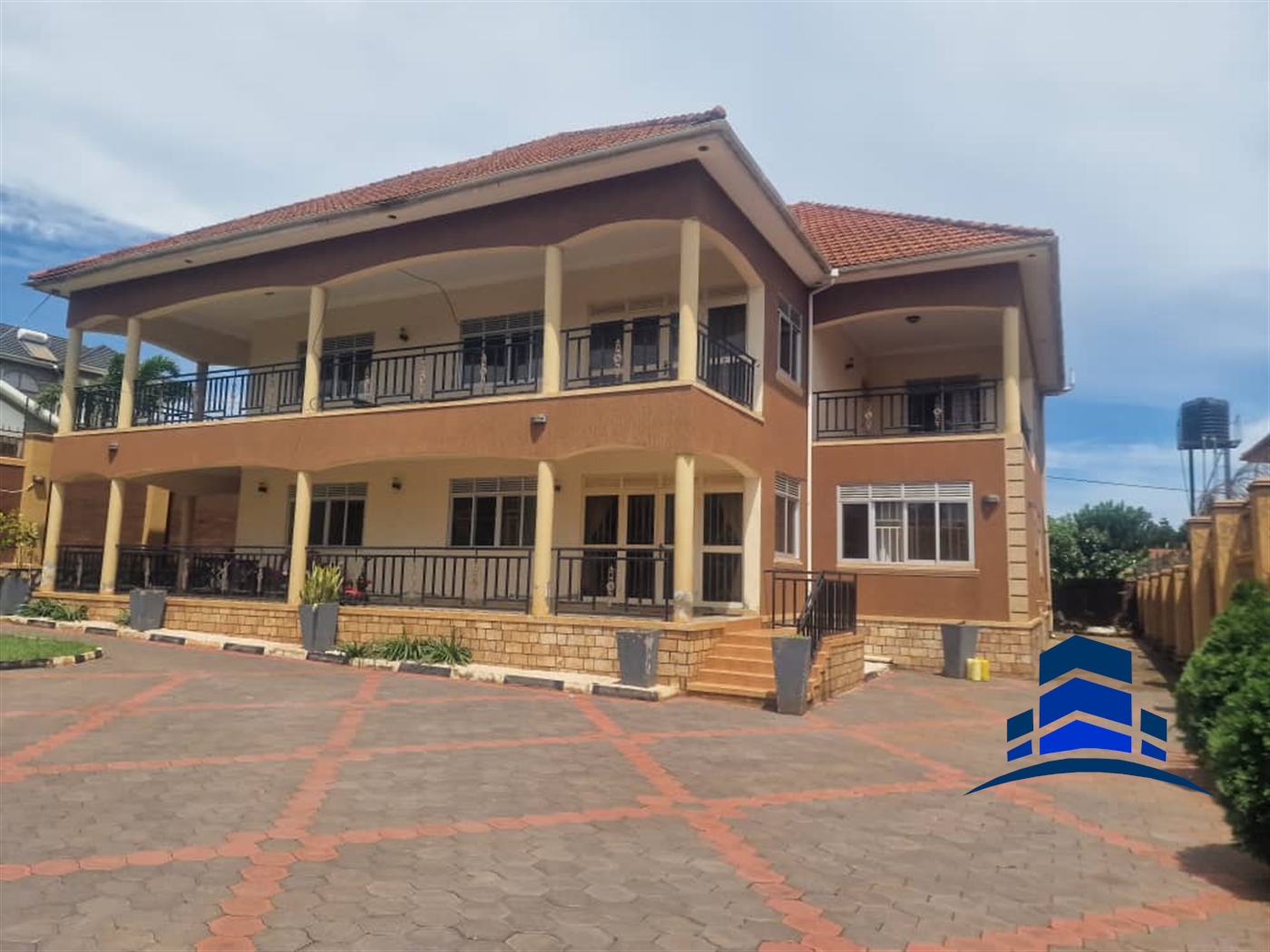 Mansion for sale in Bwebajja Wakiso