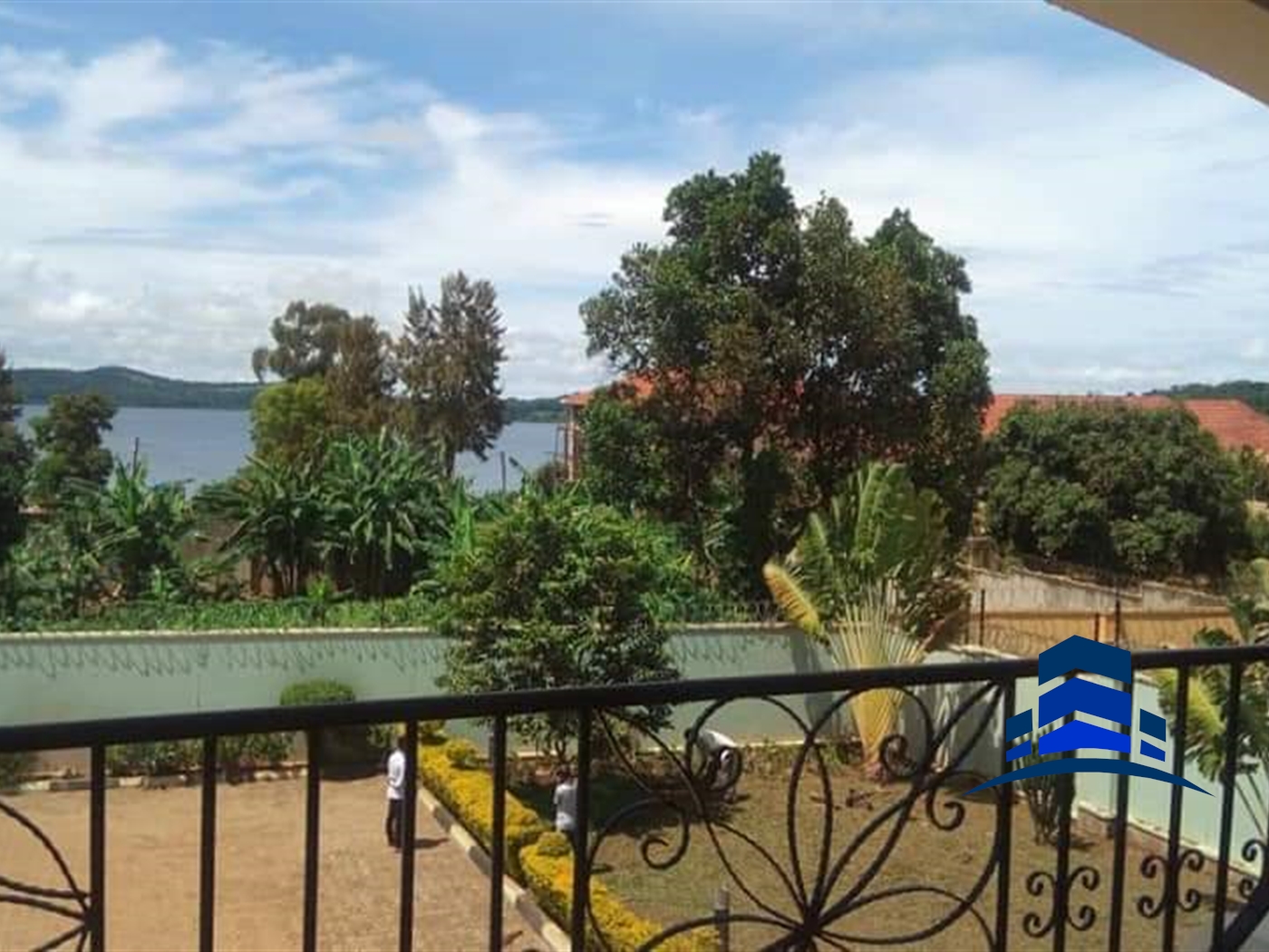 Mansion for sale in Naalya Wakiso