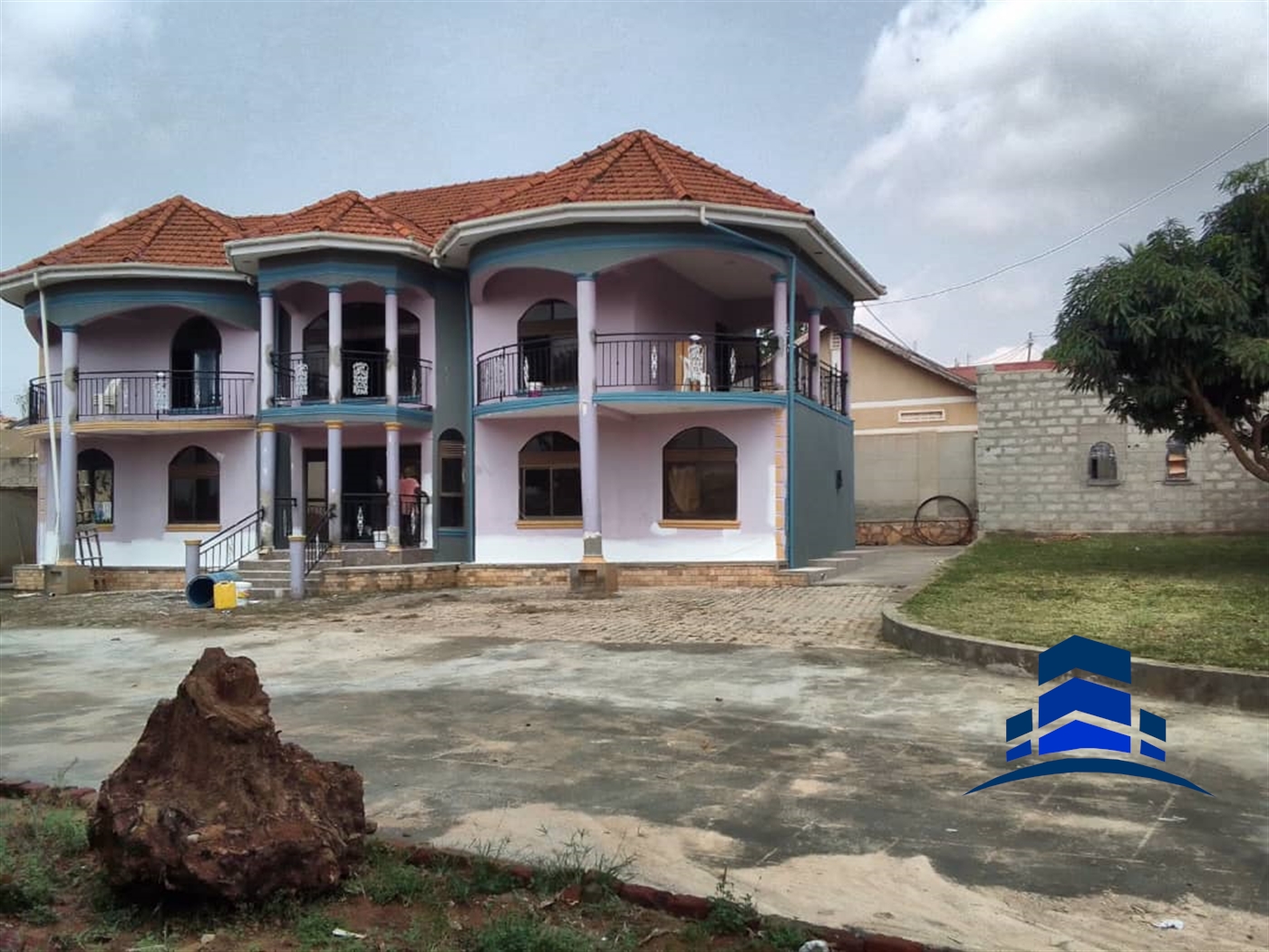 Storeyed house for rent in Bweyogerere Wakiso