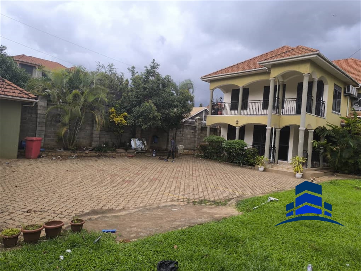 Storeyed house for sale in Munyonyo Kampala