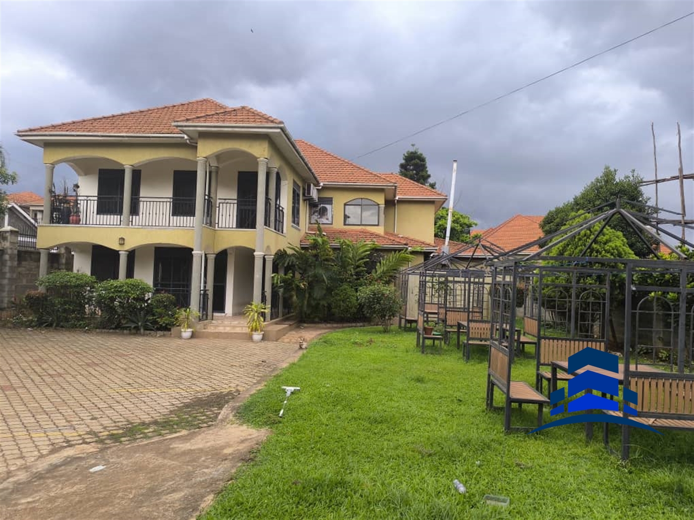 Storeyed house for sale in Munyonyo Kampala