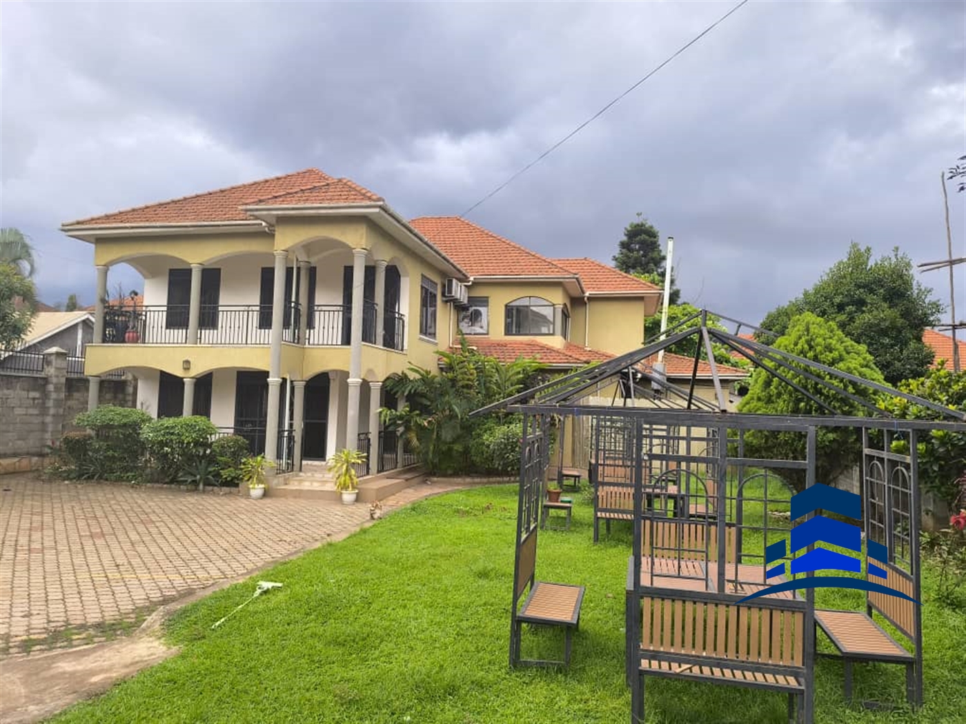 Storeyed house for sale in Munyonyo Kampala