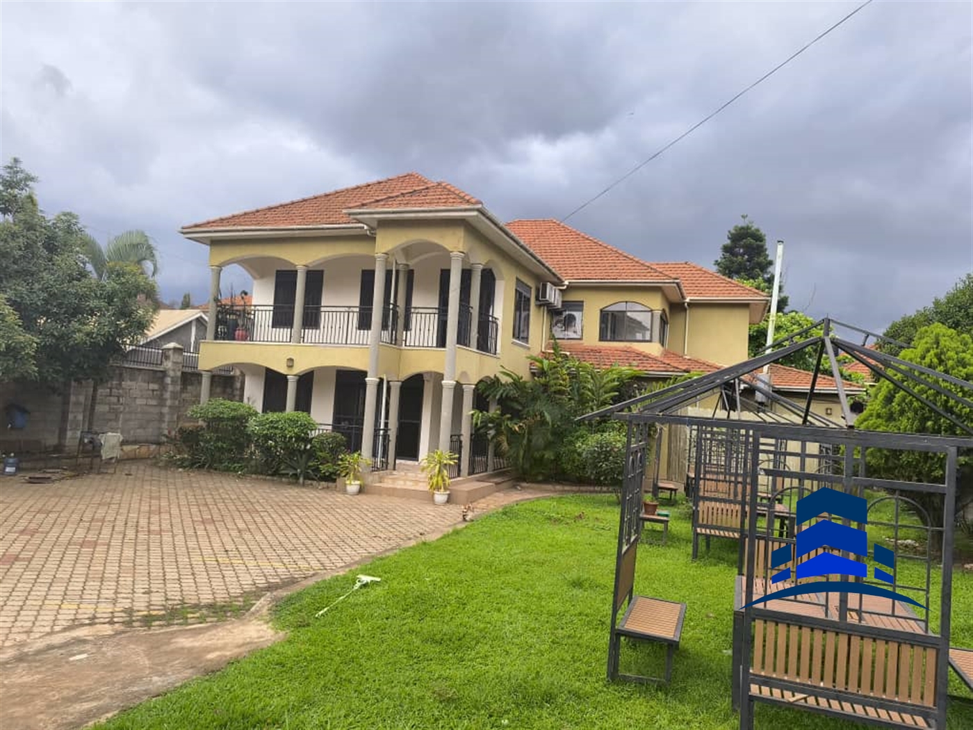 Storeyed house for sale in Munyonyo Kampala