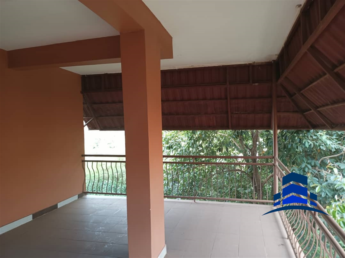 Storeyed house for sale in Kamwokya Kampala