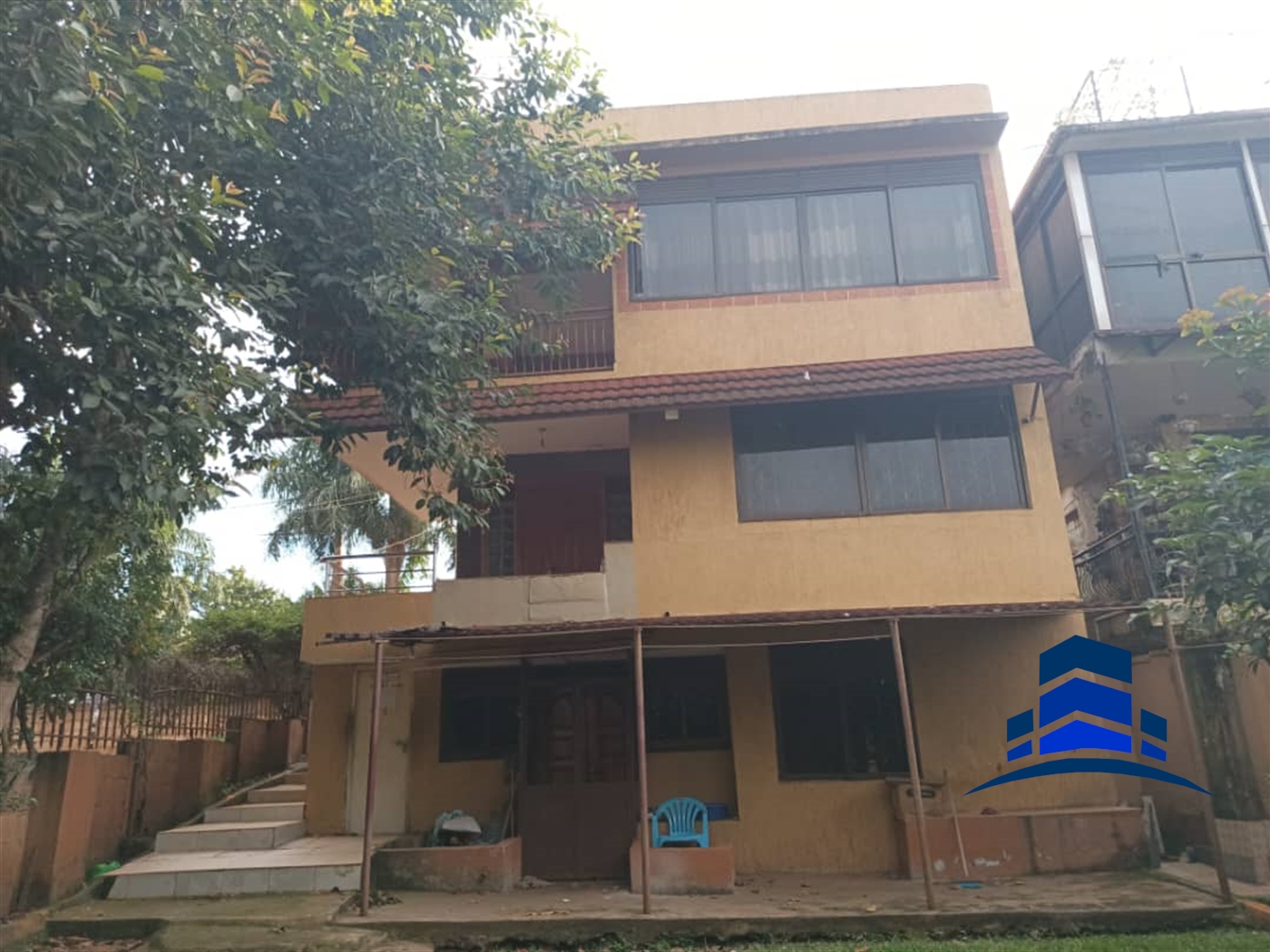 Storeyed house for sale in Kamwokya Kampala