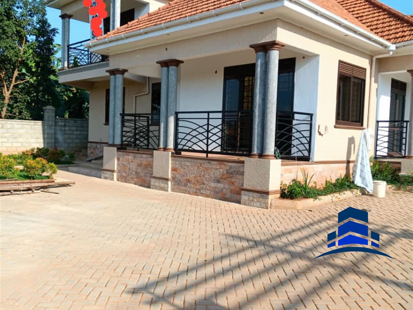 Storeyed house for sale in Kitende Wakiso