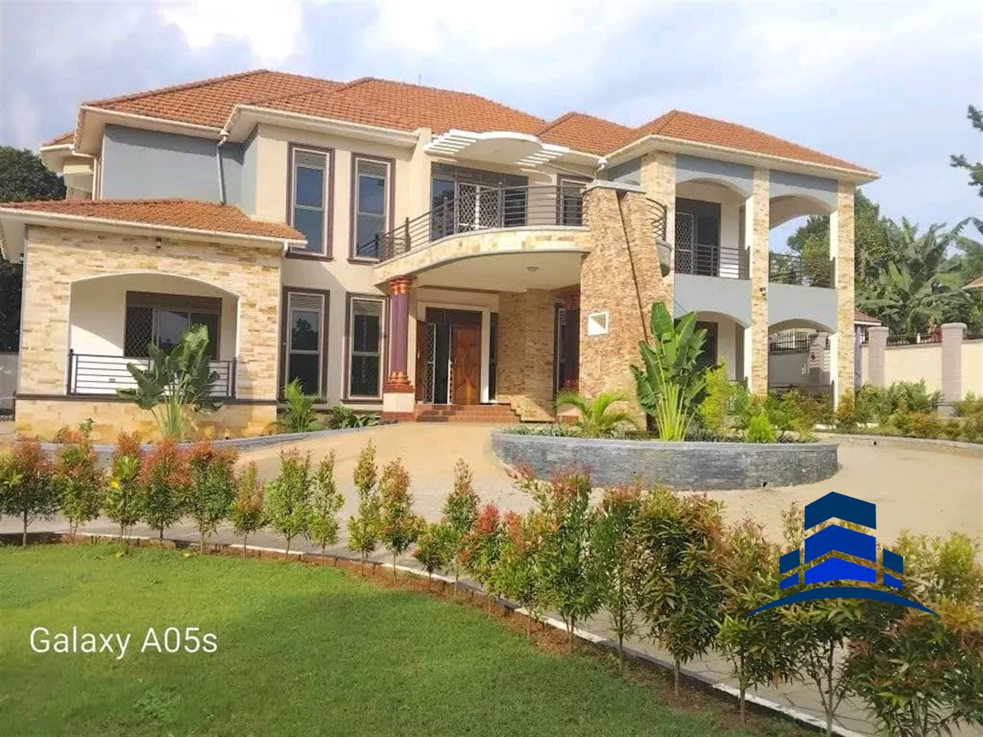 Mansion for sale in Nakweelo Wakiso