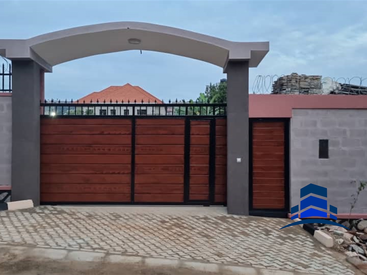 Mansion for sale in Bwebajja Wakiso