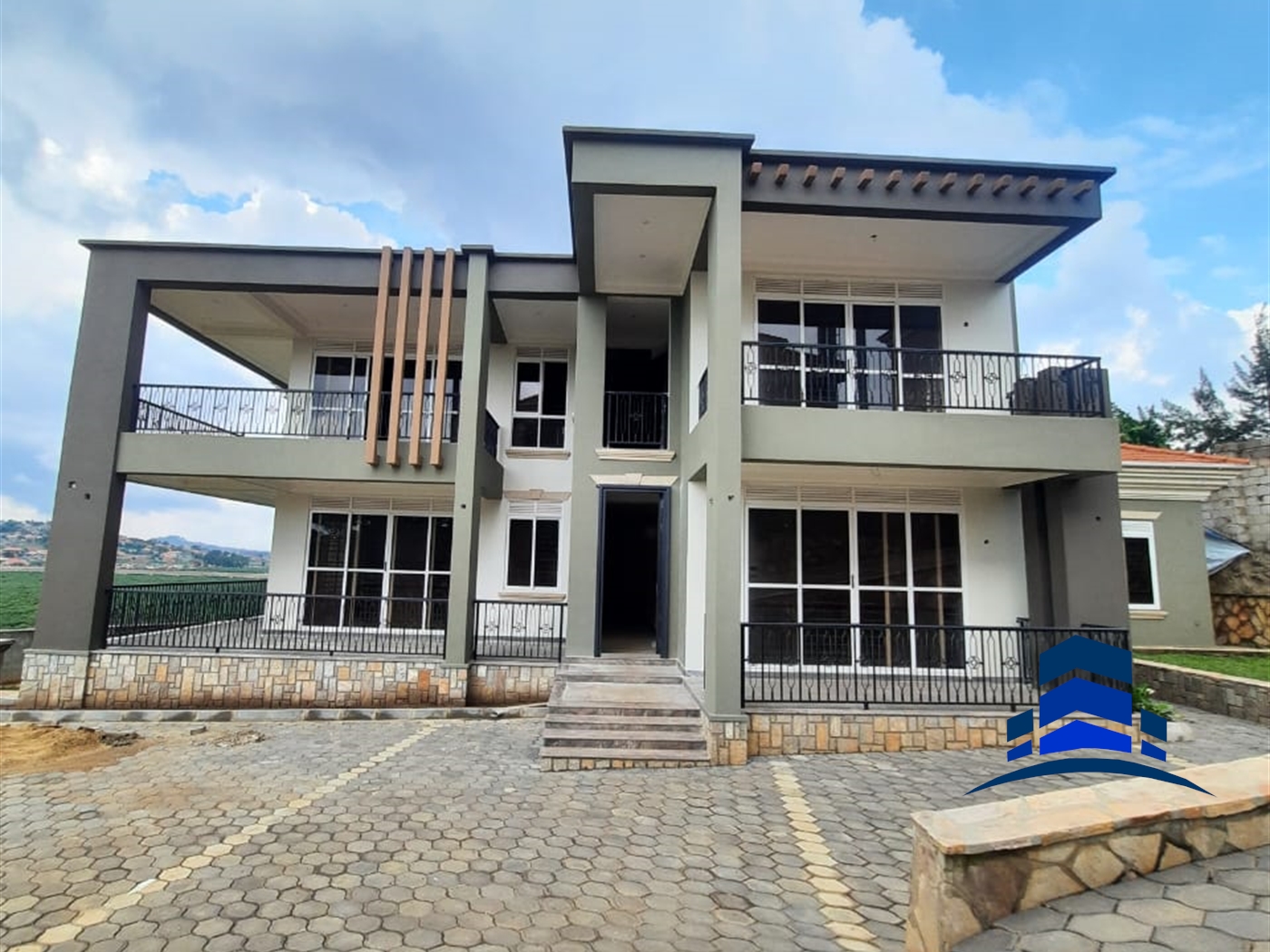 Storeyed house for sale in Munyonyo Kampala