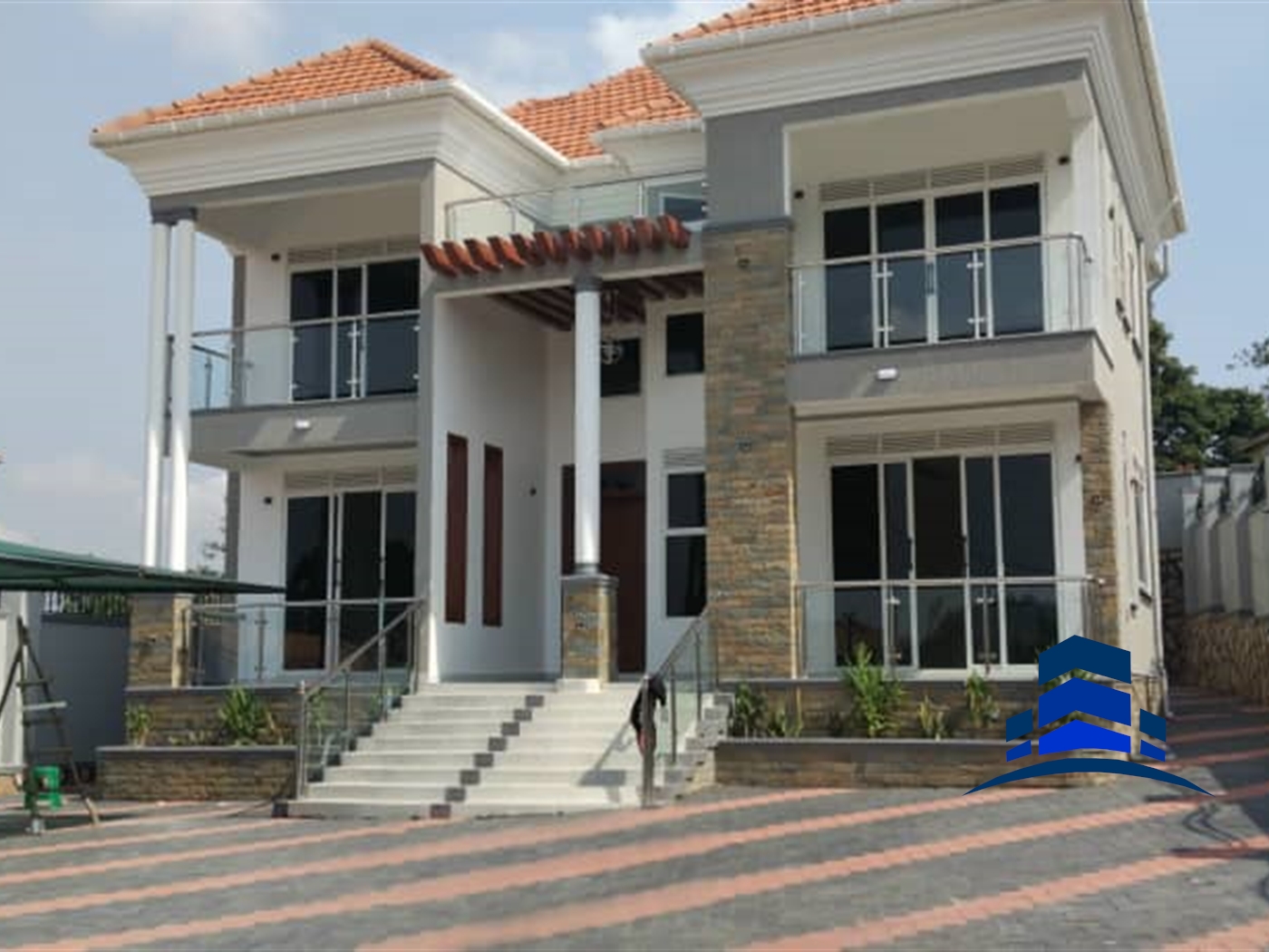 Storeyed house for sale in Munyonyo Kampala