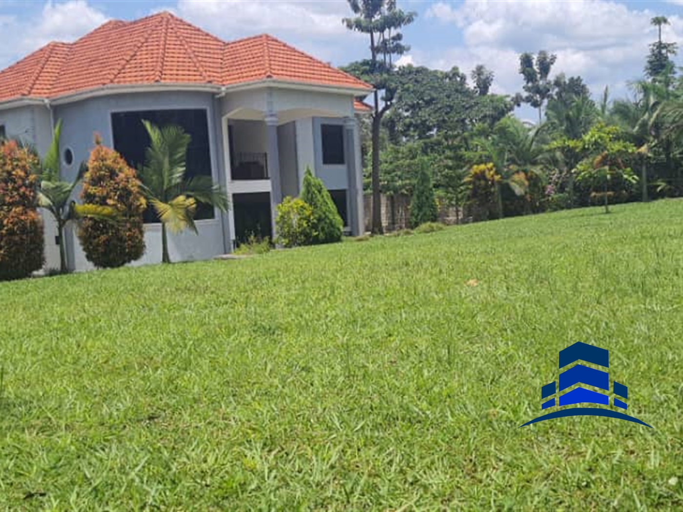 Storeyed house for sale in Gayaza Wakiso