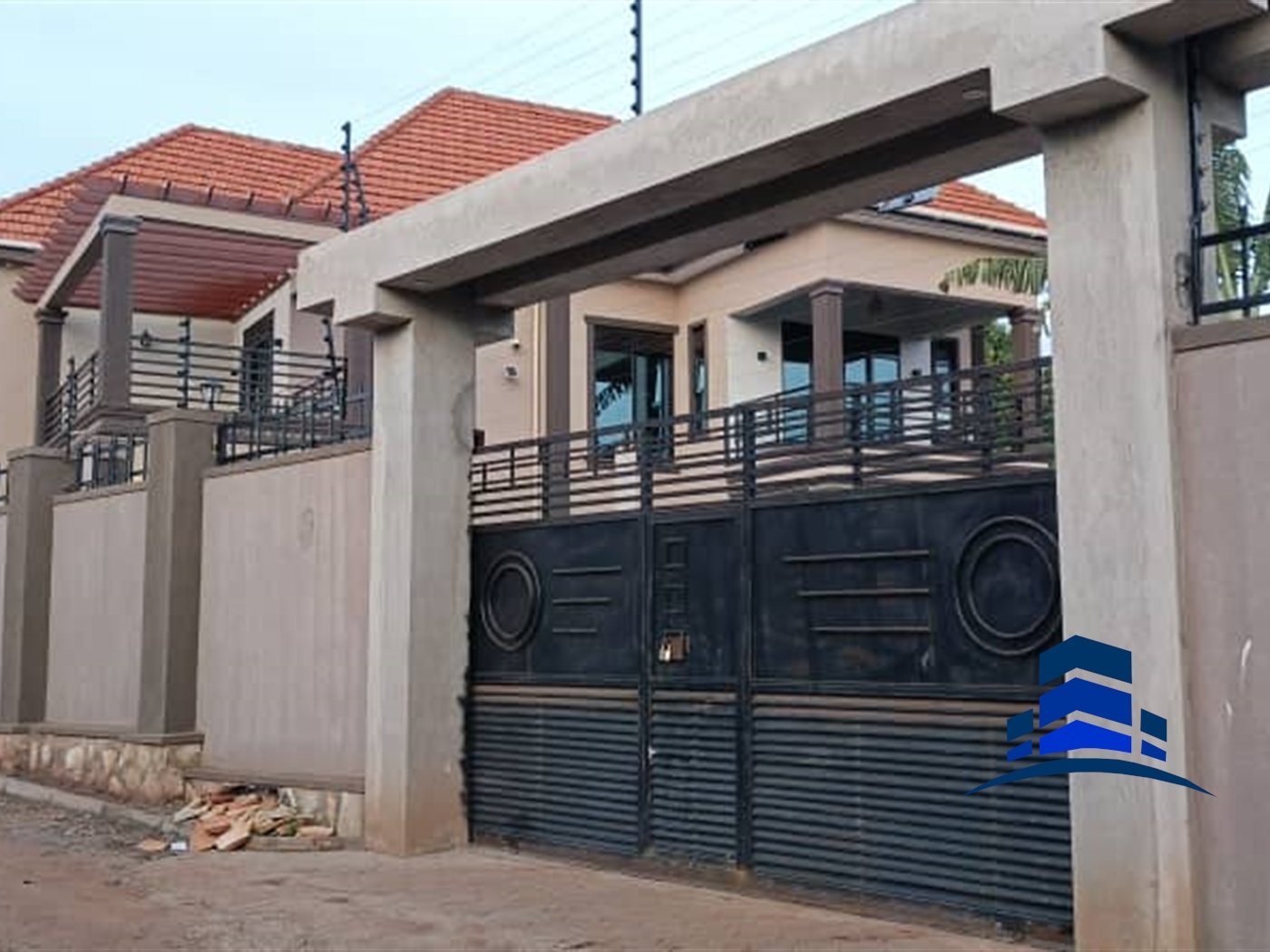 Mansion for sale in Kasangati Wakiso