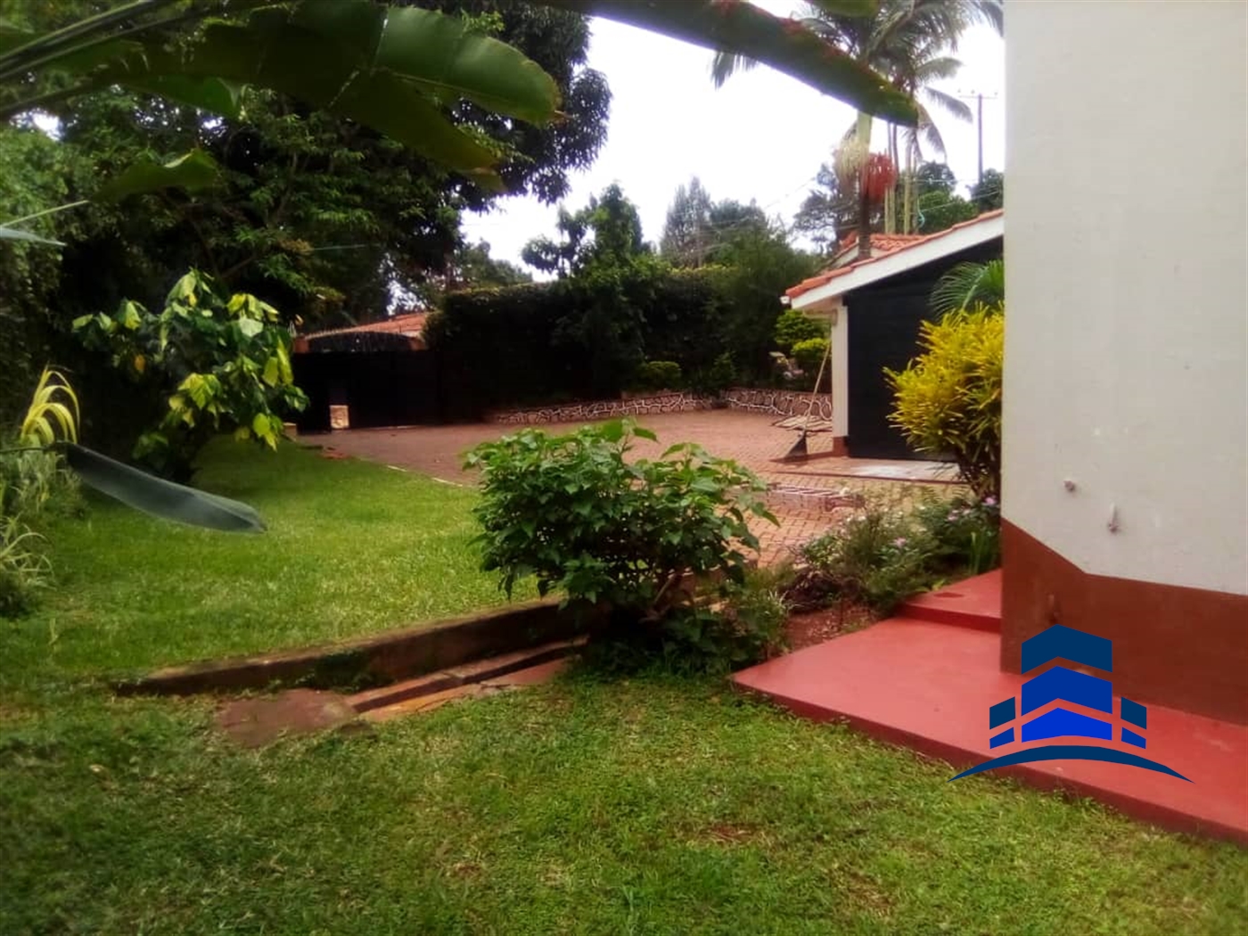 Storeyed house for rent in Muyenga Kampala