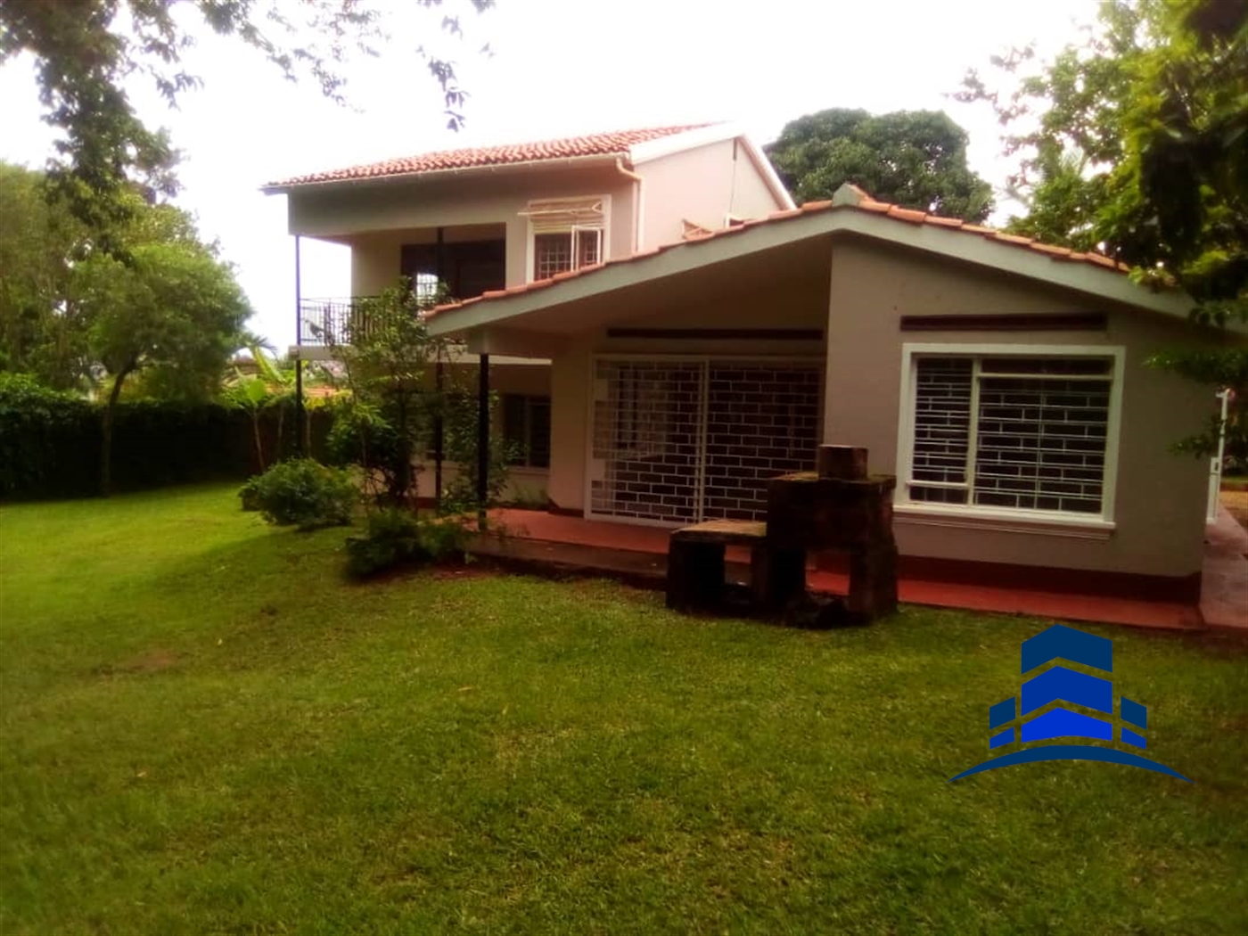 Storeyed house for rent in Muyenga Kampala