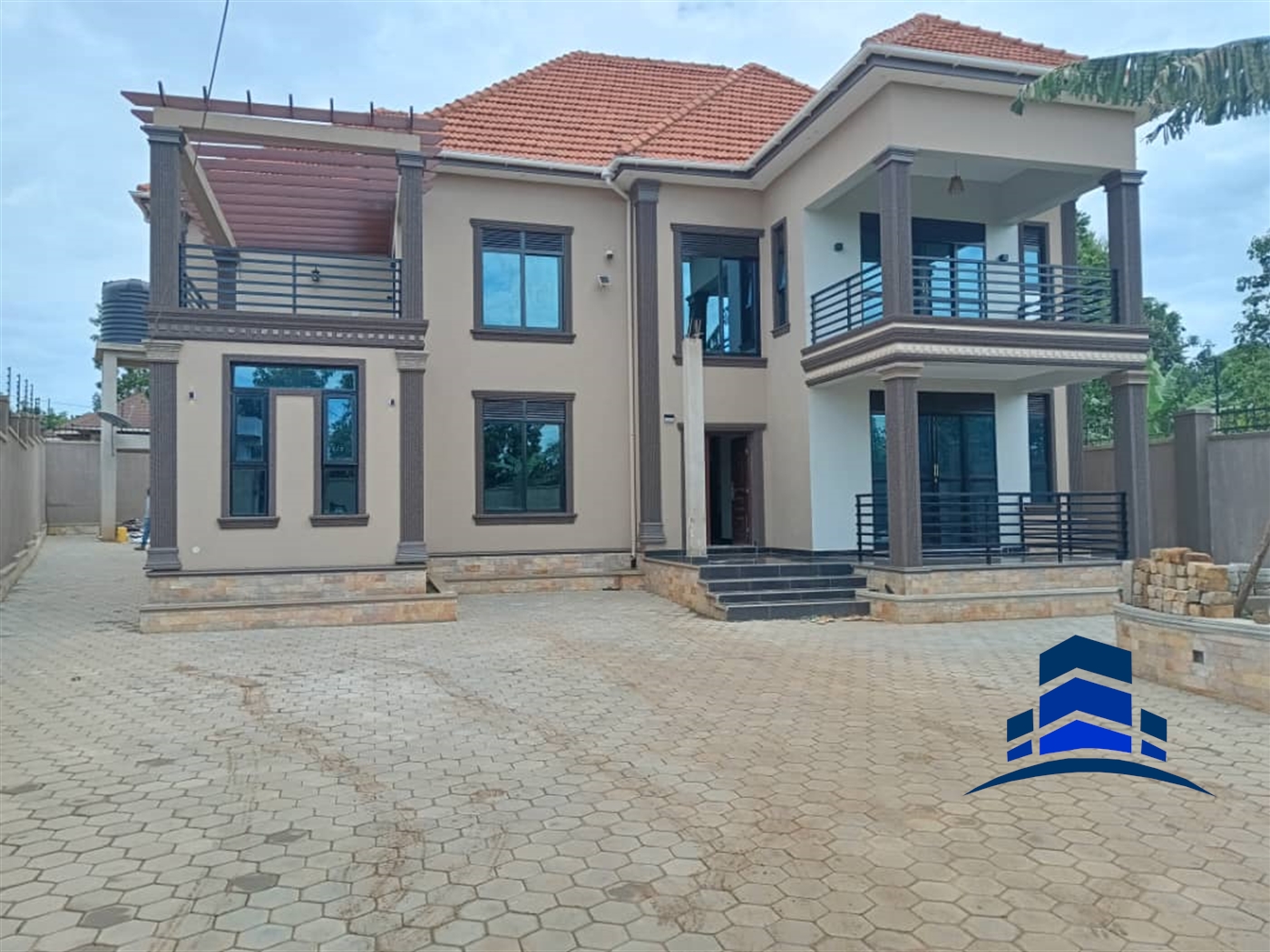 Mansion for sale in Kasangati Wakiso