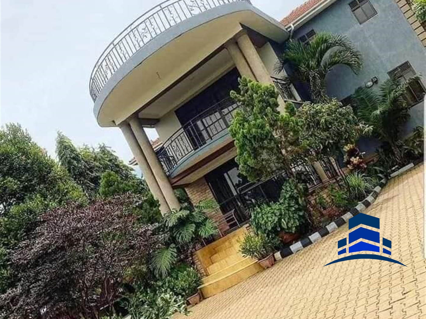 Mansion for sale in Munyonyo Kampala