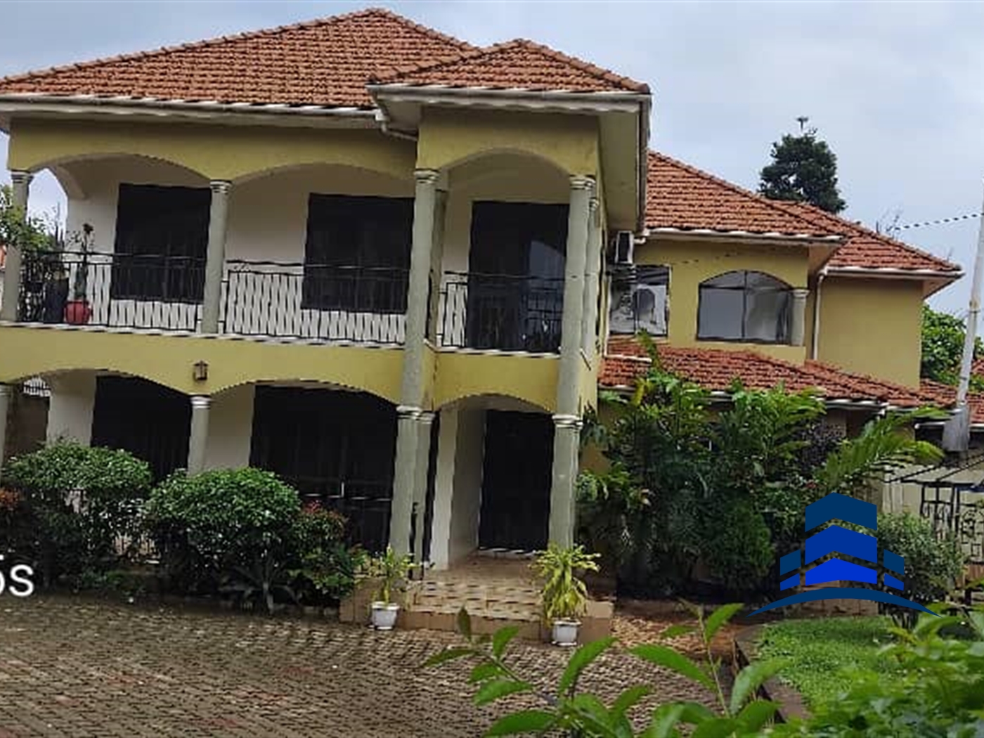 Mansion for sale in Munyonyo Kampala