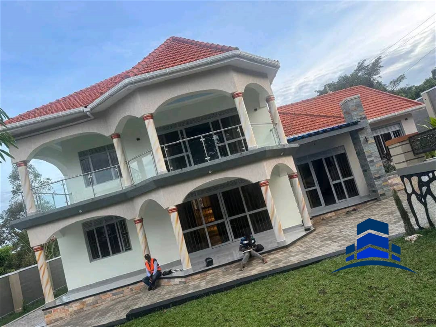 Mansion for sale in Kitende Wakiso