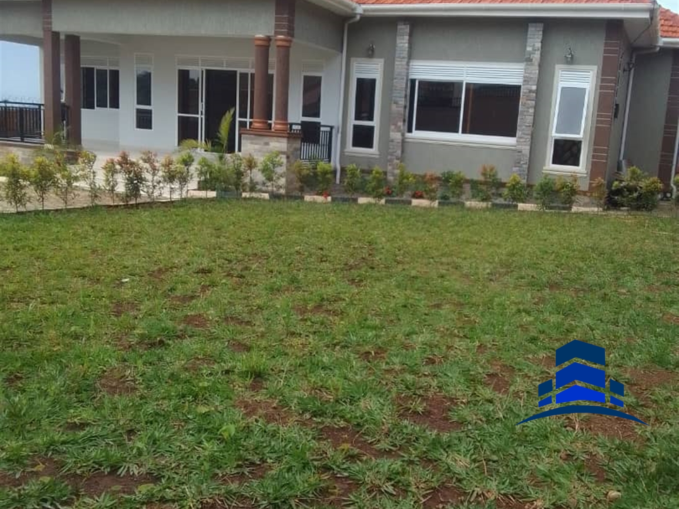 Mansion for sale in Bwebajja Wakiso