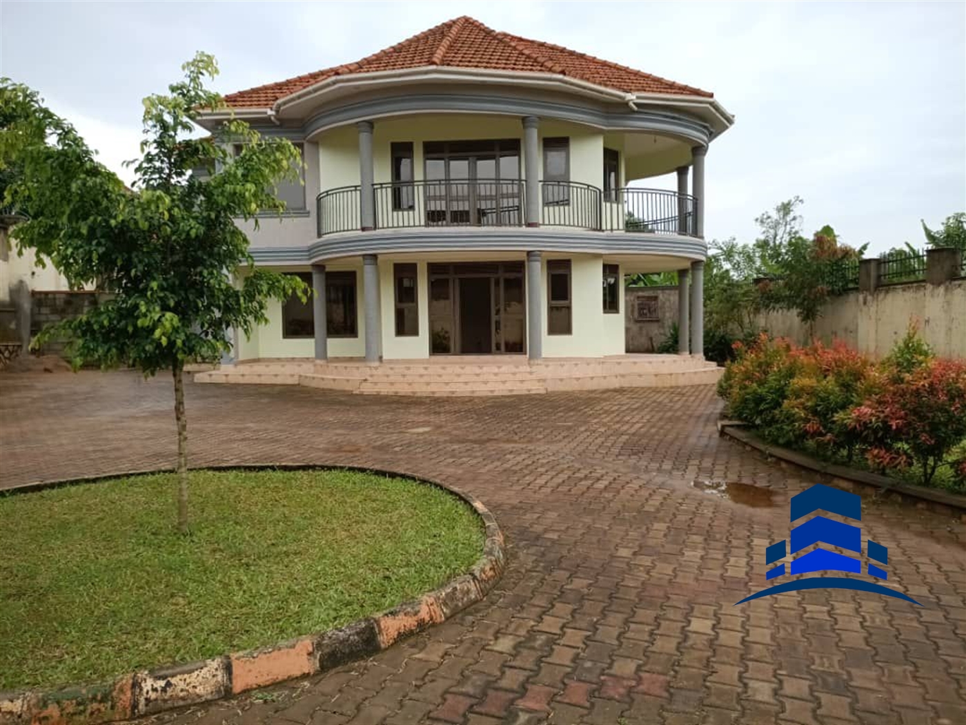 Mansion for sale in Seguku Wakiso