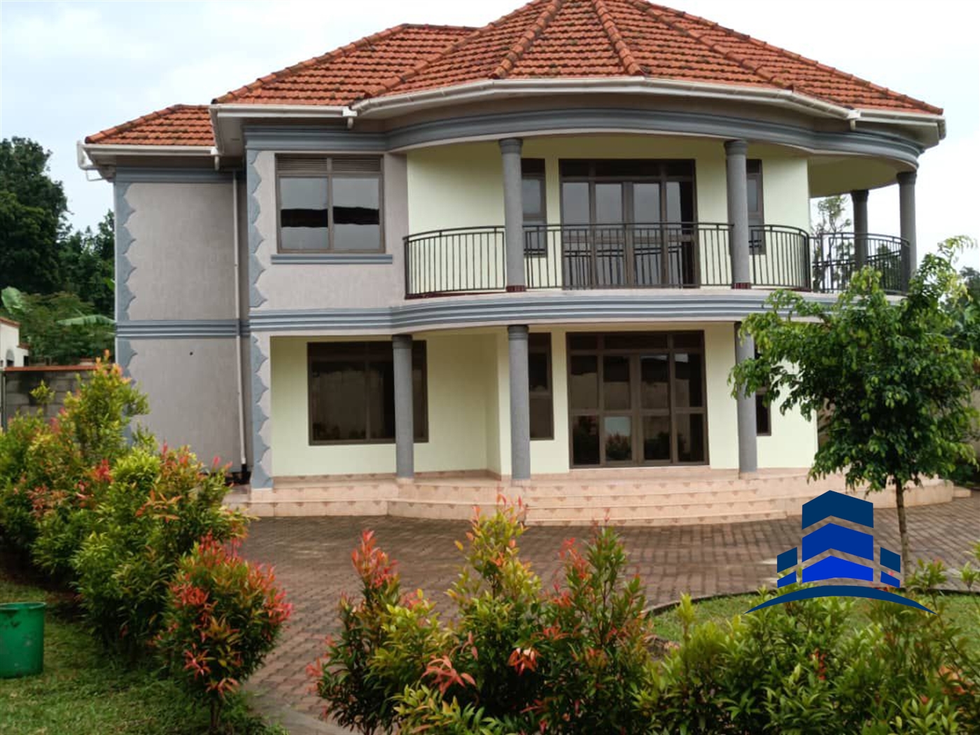 Mansion for sale in Seguku Wakiso