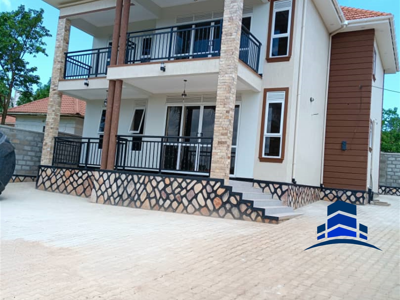 Storeyed house for sale in Kitende Wakiso