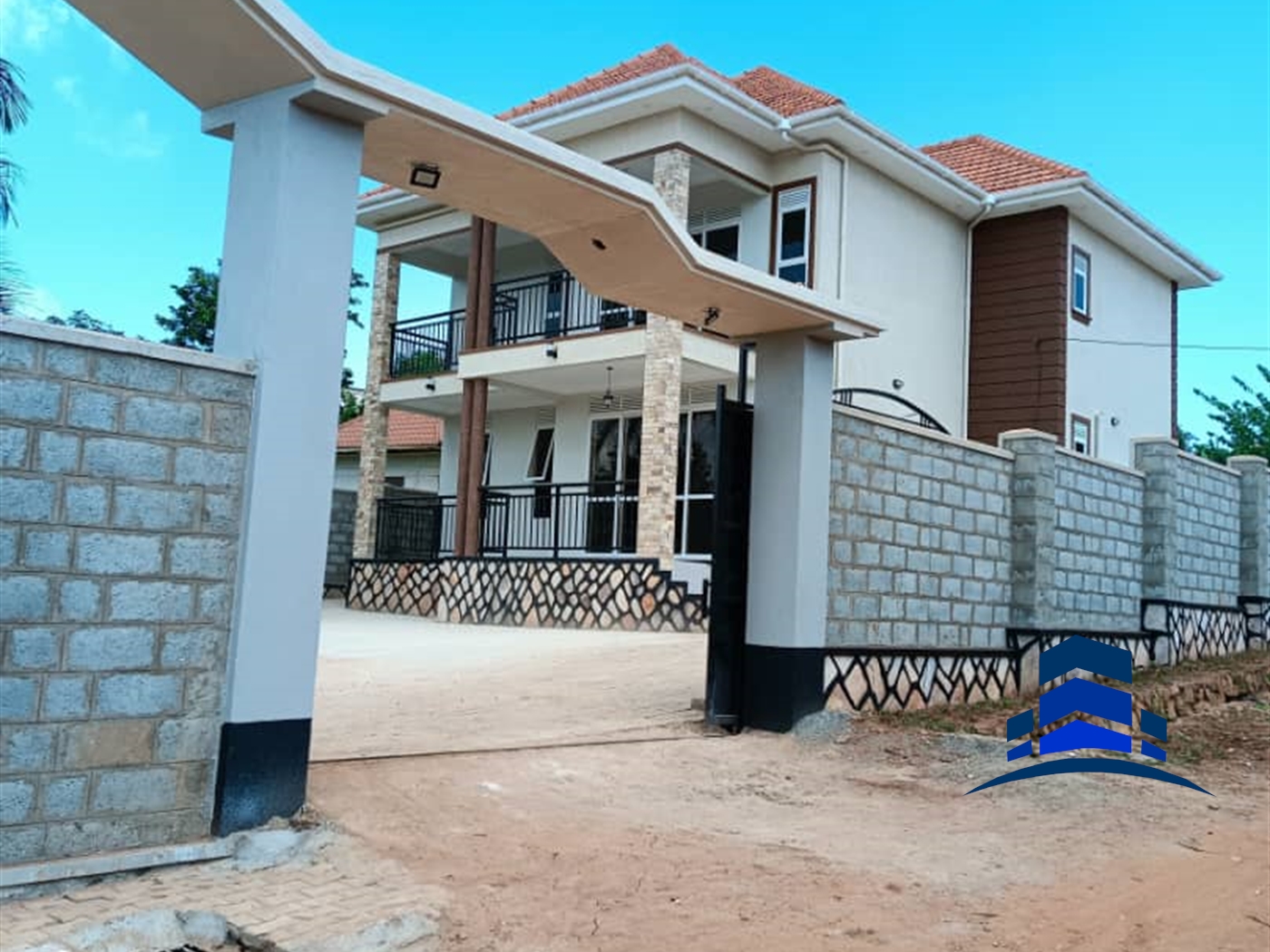 Storeyed house for sale in Kitende Wakiso