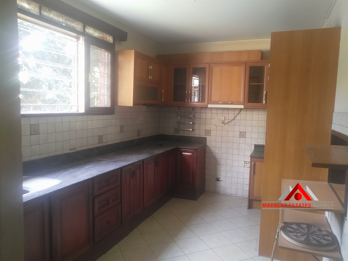 Storeyed house for rent in Bugoloobi Kampala