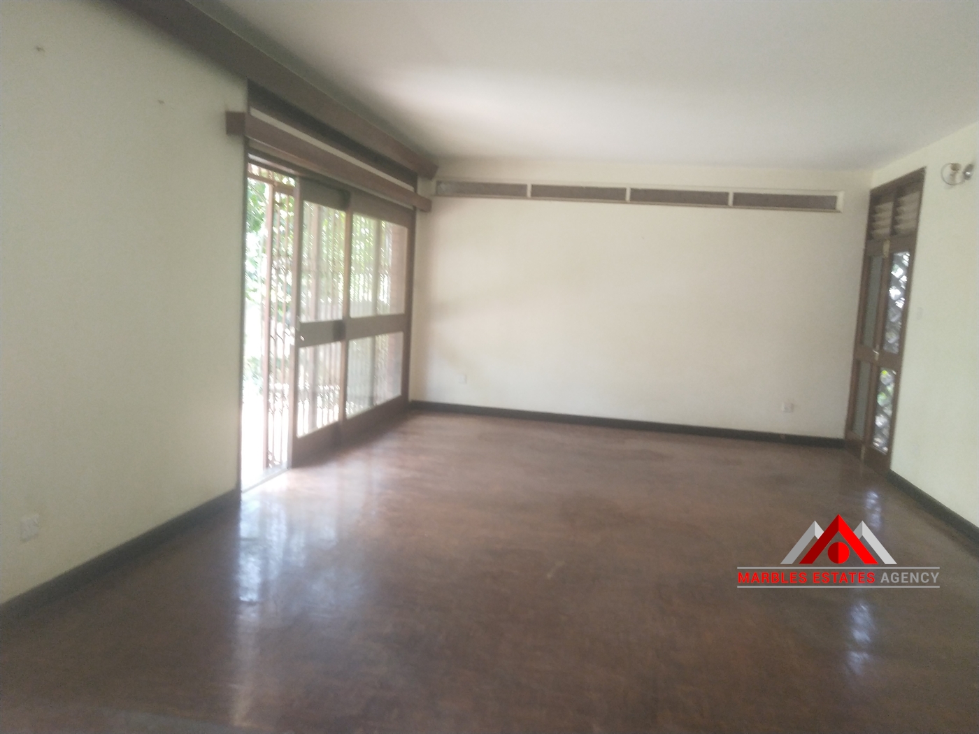 Storeyed house for rent in Bugoloobi Kampala